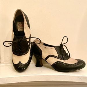 Bettie Page Vintage Pumps